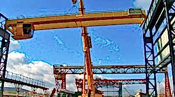 Процесс демонтажа крана